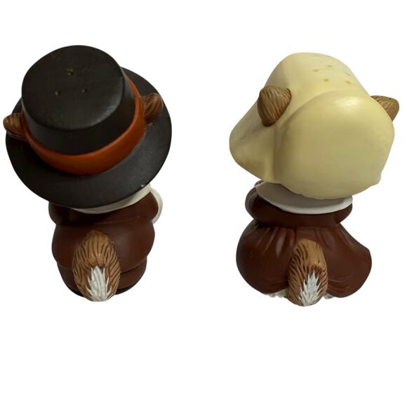 Vintage 80s Hallmark Thanksgiving Pilgrim Chipmunk Salt and Pepper Shaker Set - Picture 9 of 14